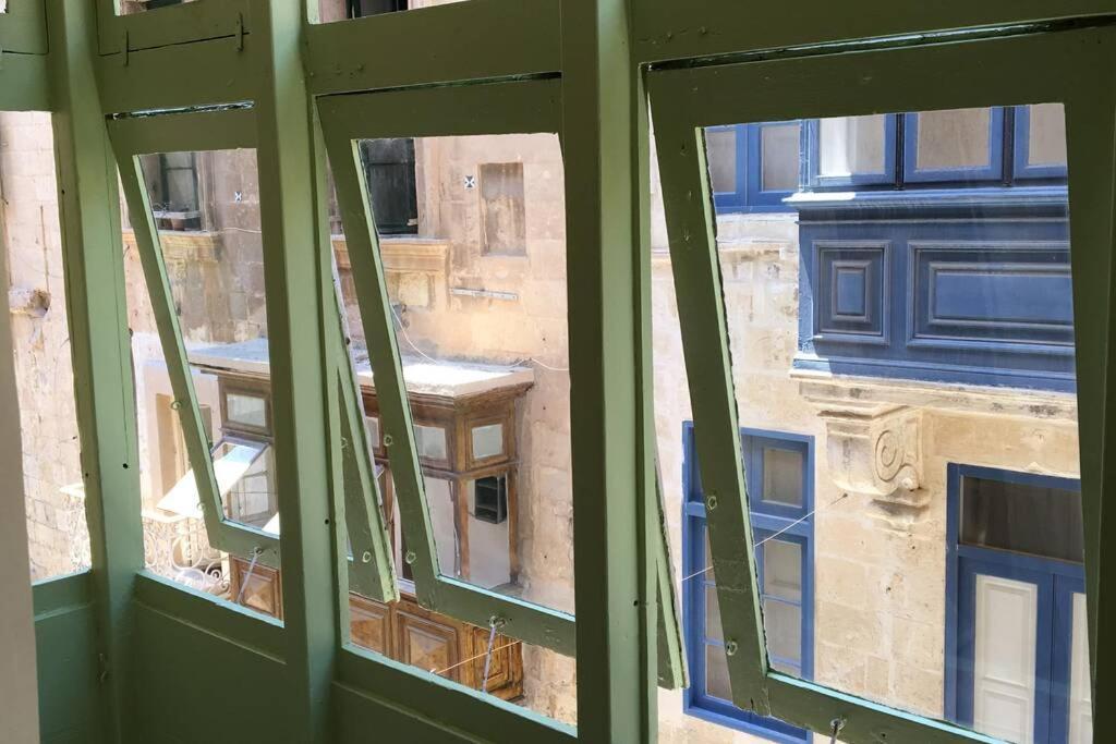 St Nicholas Valletta Buitenkant foto